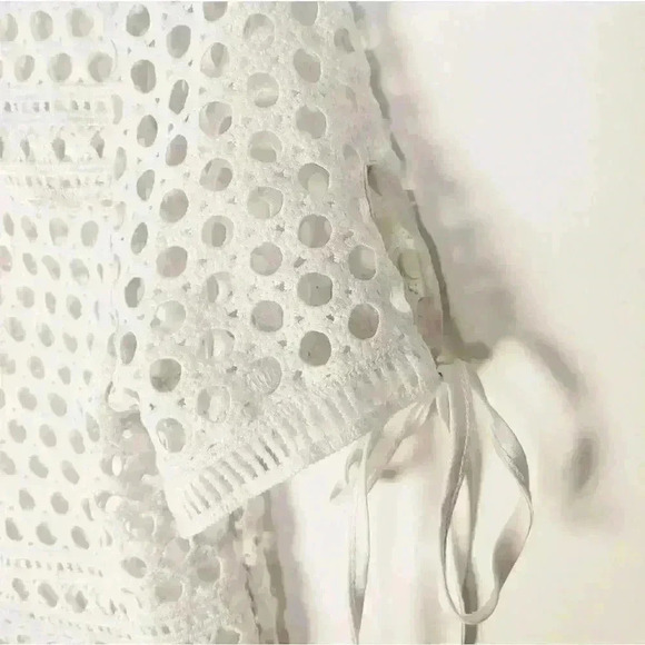 ZERO Degrees Celsius White Crewneck Cap Sleeve Top - Picture 3 of 8